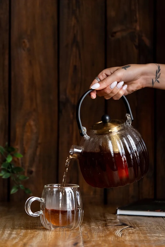 Kuhinja in bar Infuzer za čaj Vialli Design 1 L 1746 rumena