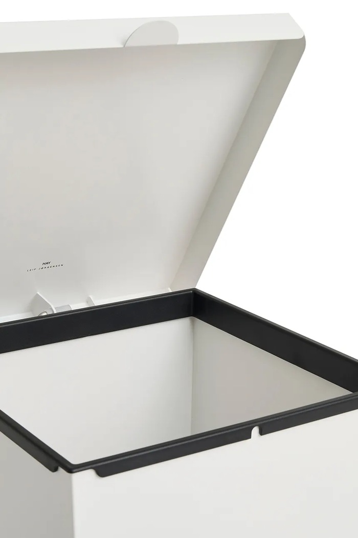 HAY cos de gunoi Loop Bin- 26 L/26,5 x 31,5 x 57 cm AF170.F286.AB77 alb AA00