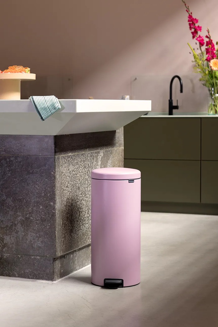 Brabantia κάδος απορριμμάτων από ατσάλι 30 l ροζ 255304