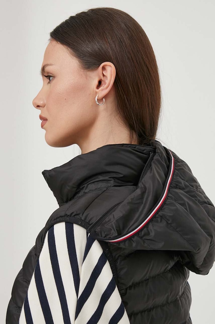 Vesta Tommy Hilfiger WW0WW42051 čierna