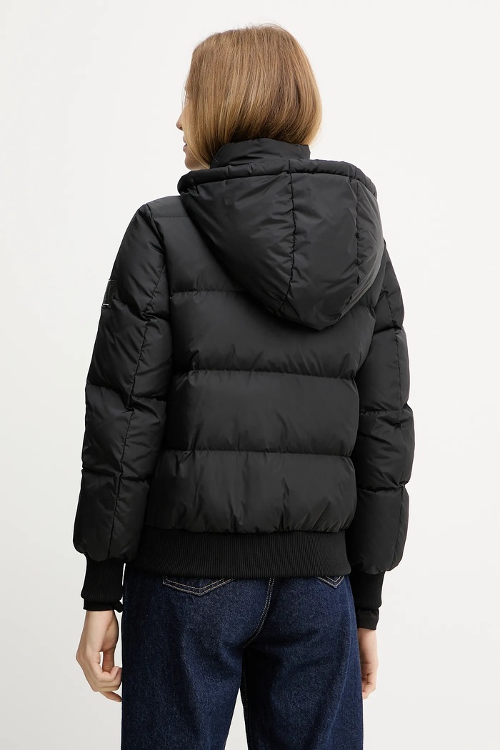 Oblečenie Páperová bunda Armani Exchange XW000228.AF12286.NOS čierna