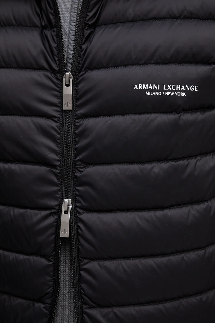 Páperová vesta Armani Exchange XM001576.AF16927.NOS čierna