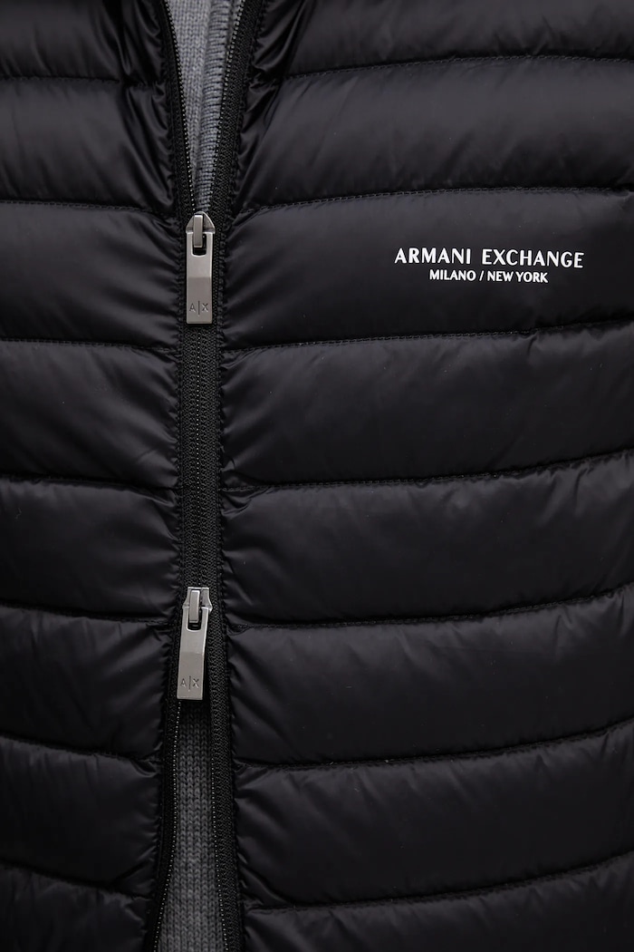 Páperová vesta Armani Exchange XM001576.AF16927.NOS čierna