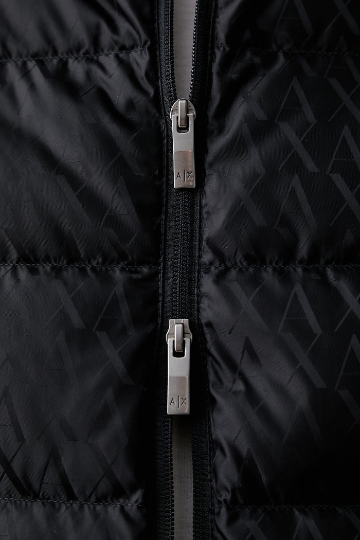 Armani Exchange bezrękawnik puchowy męski XM001581.AF16628.NOS granatowy