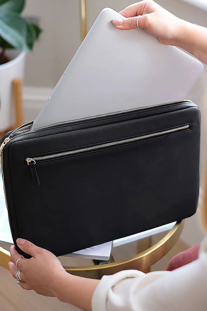 Stackers pokrowiec na laptopa 13" 74428 czarny AA00