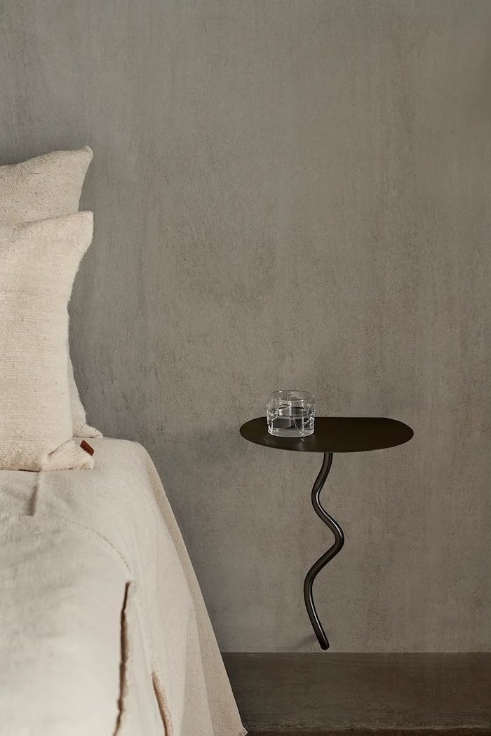 Obývacia izba a spálňa Nástenný stôl ferm LIVING Curvature 1104267227 čierna