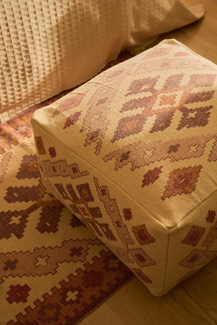 Calma House pufa bawełniana 60 x 60 x 30 cm AISHA6030ROS multicolor AA00