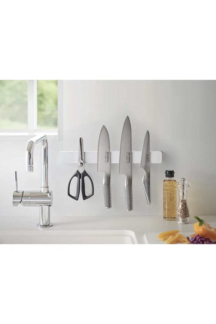 Yamazaki organizator magnetic de cuțite Tower 35 x 4 cm alb 5201..