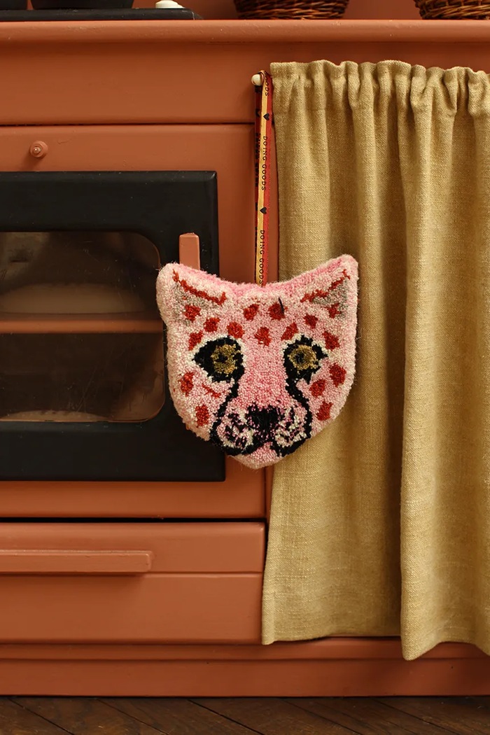 Stenska dekoracija Doing Goods Pinky Leopard 20 x 22 x 2 cm 1.45.10.038.030.3 pisana