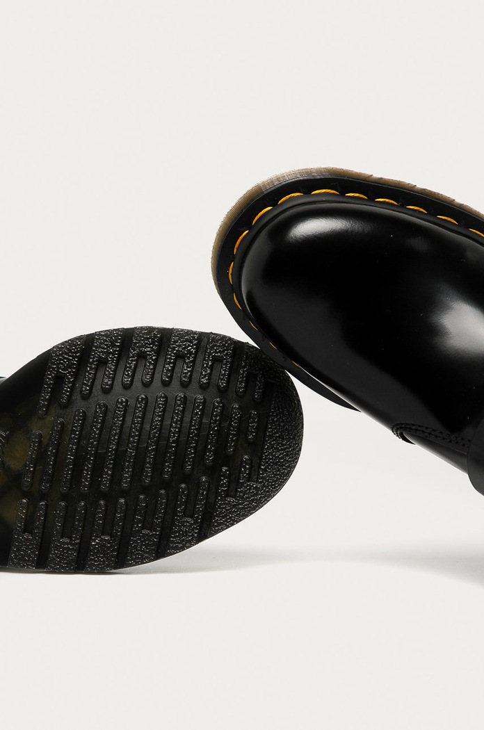Dr. Martens - Botki skórzane Wincox czarny 23866001