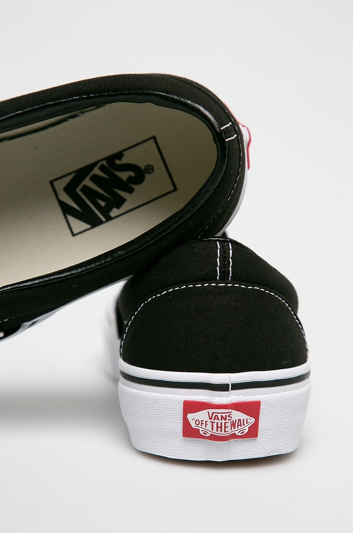 Boty Tenisky Vans CLASSIC SLIP-ON VN000EYEBLK1 černá