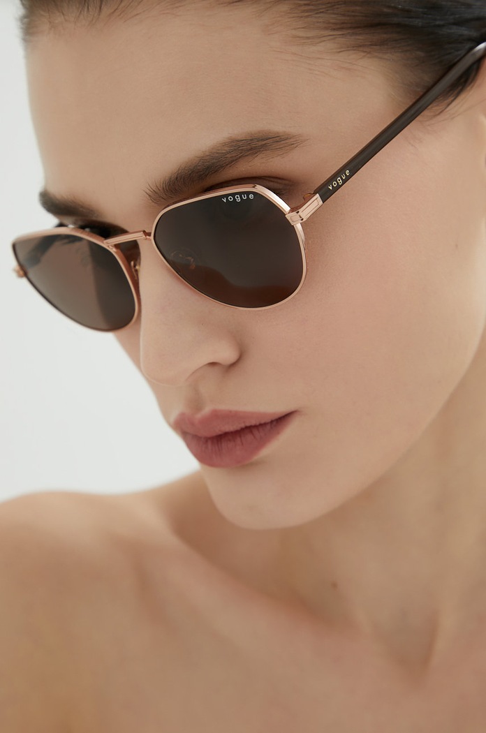 VOGUE okulary przeciwsłoneczne x Hailey Bieber 0VO4242S