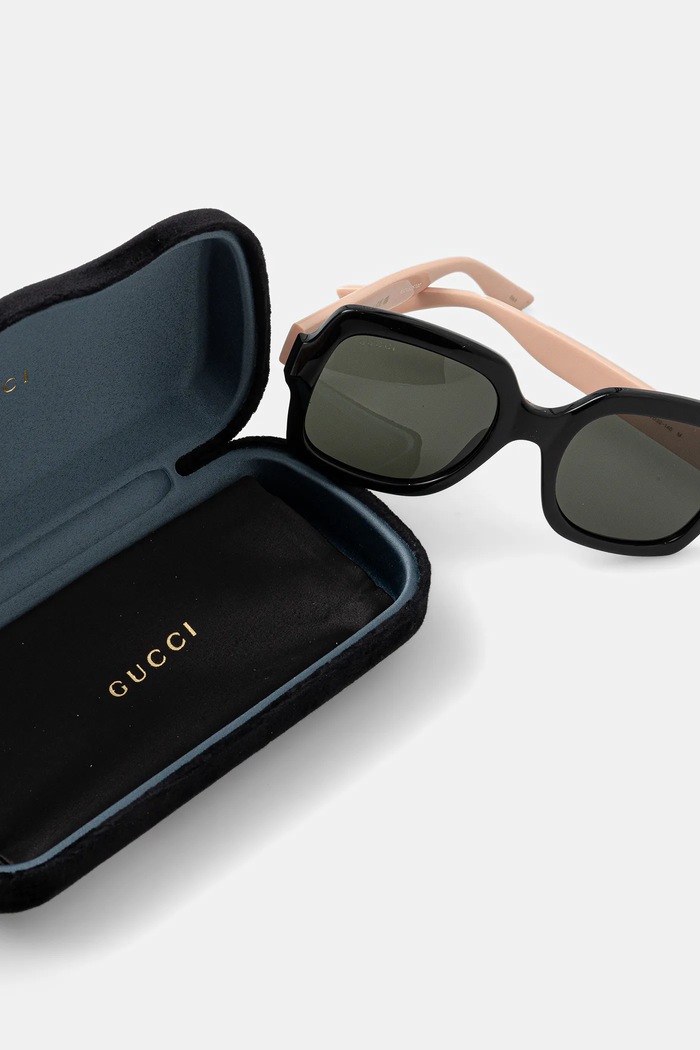 Okulary przeciwsłoneczne Gucci czarny GG1337S