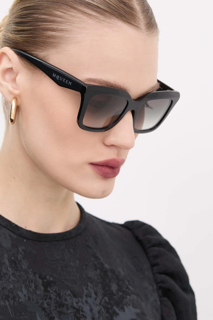 Sluneční brýle Alexander McQueen AM0473S černá
