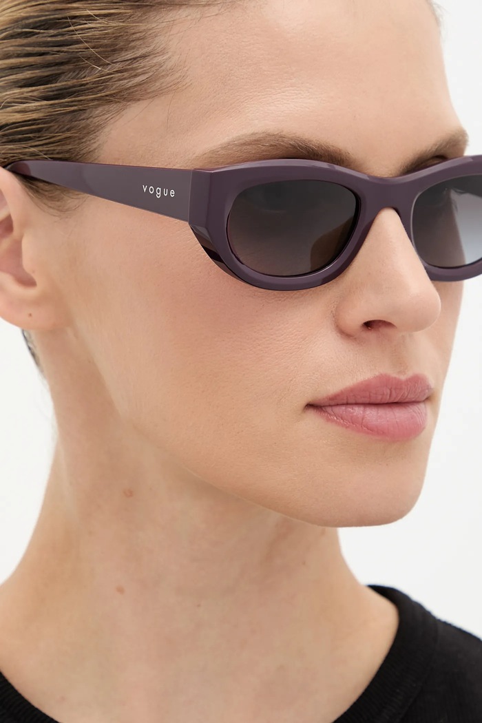Dodatki Sončna očala VOGUE 0VO5616S.24268G vijolična