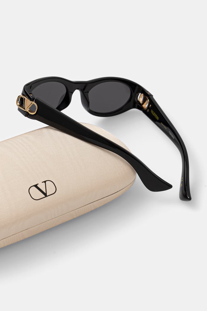 Valentino Eyewear okulary przeciwsłoneczne damskie czarny VG0015S