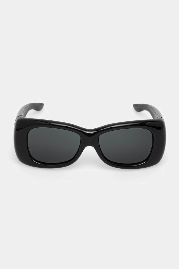 Saint Laurent hranaté sluneční brýle dámské HOWL SL.901.HOWL černá AA00