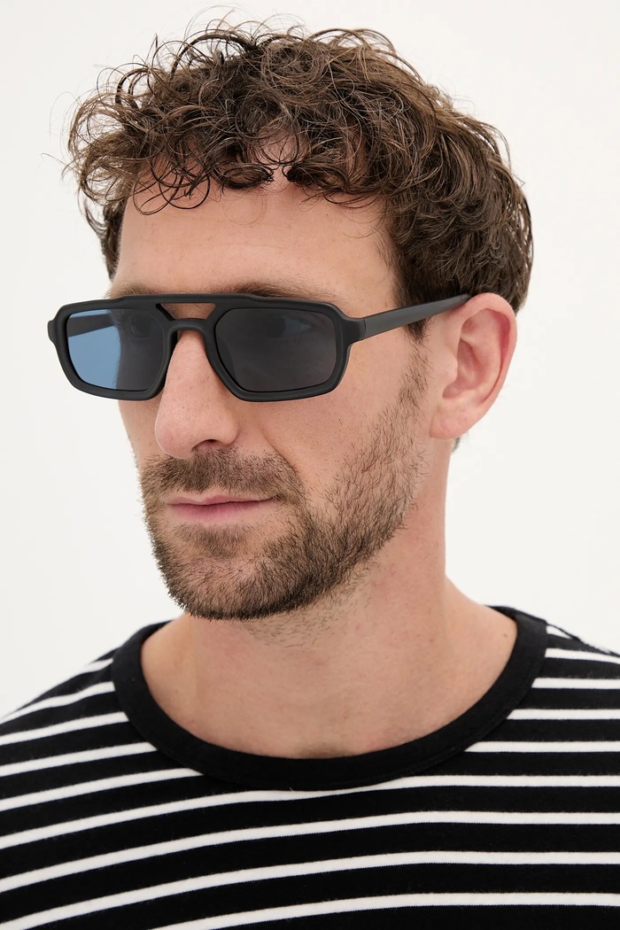 Emporio Armani okulary przeciwsłoneczne jednolita czarny 0EA4240U