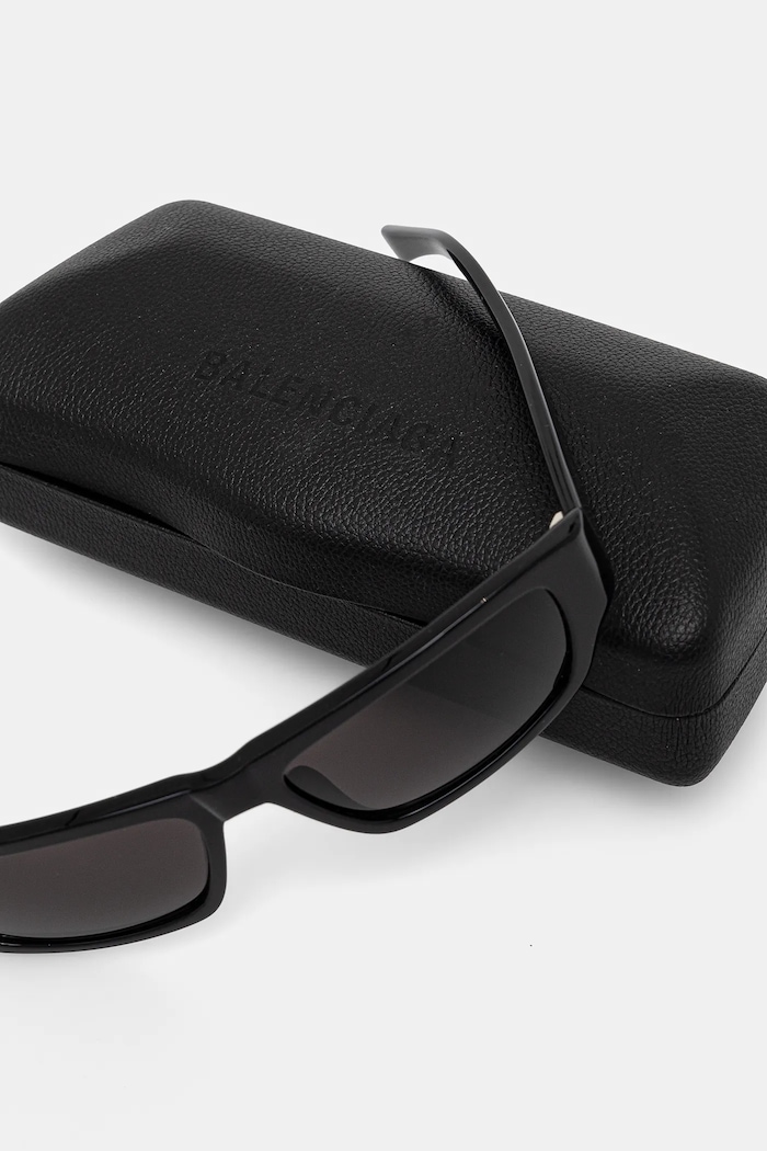 Солнцезащитные очки Balenciaga BB0366S чёрный