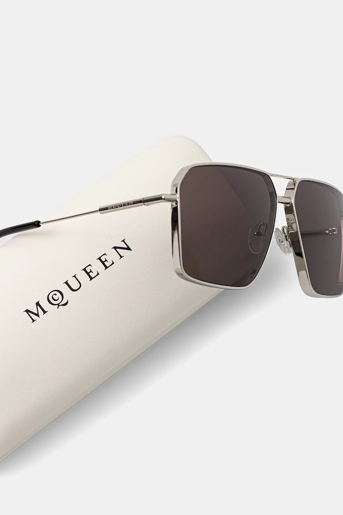 Dodatki Sončna očala Alexander McQueen AM0500S srebrna
