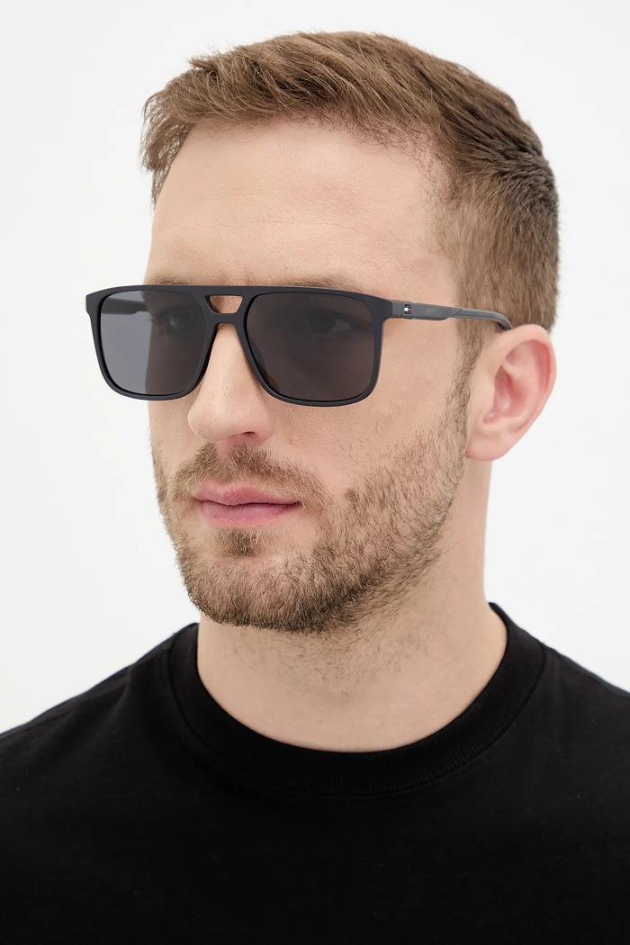 Tommy Hilfiger napszemüveg standard sötétkék TH.2280/S