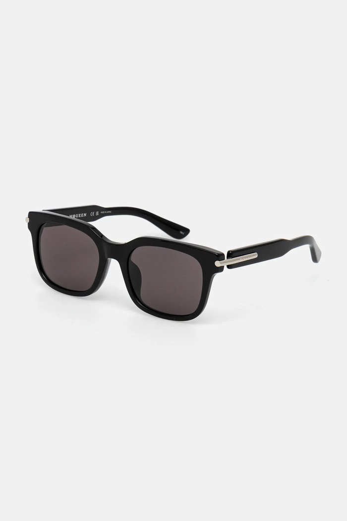 Naočale Alexander McQueen s uzorkom i detaljima crna AM0496SA