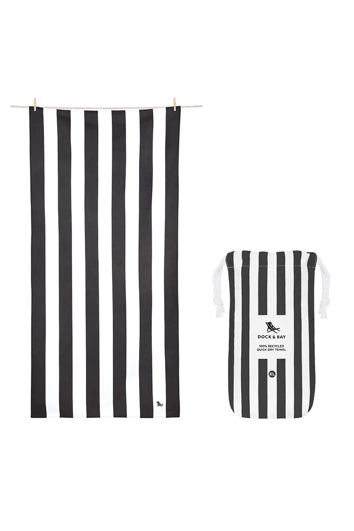 Hitrosušeča brisača za plažo Dock & Bay Kamari Charcoal 200 x 90 cm črna TOWLB.CAB.XL.BLACK.R