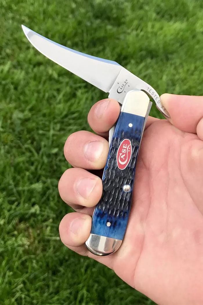 Vreckový nôž Case Sawcut Jigged Russlock 10,7 cm 7057 tmavomodrá