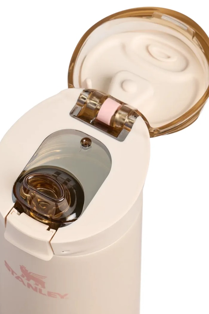 Lifestyle Stanley Butelka termiczna ze stali nierdzewnej Flowstate™ Spring Bottle 0.59L 10.21048.0275 beżowy