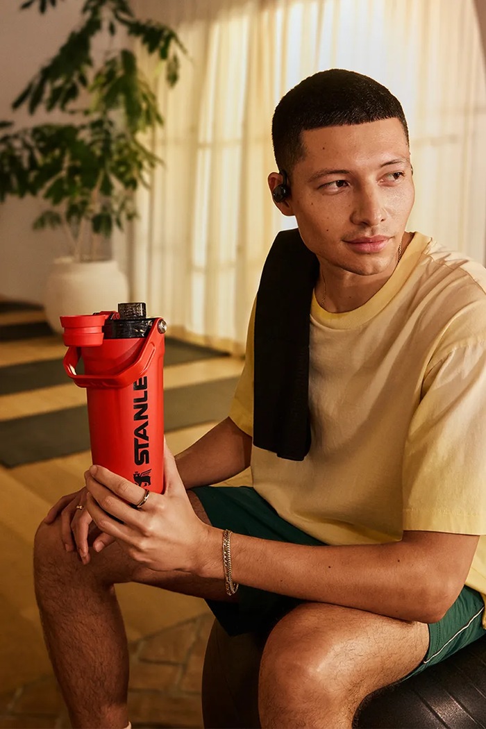 Shaker do koktajli ze stali nierdzewnej Vitalize™ Shaker 0.59L Stanley 10.13007.0121 czerwony