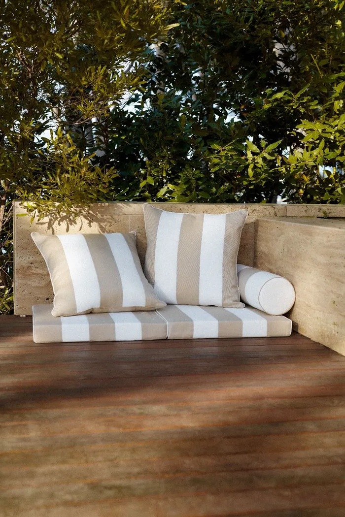 La Mania set din plastic bej 5902037041399