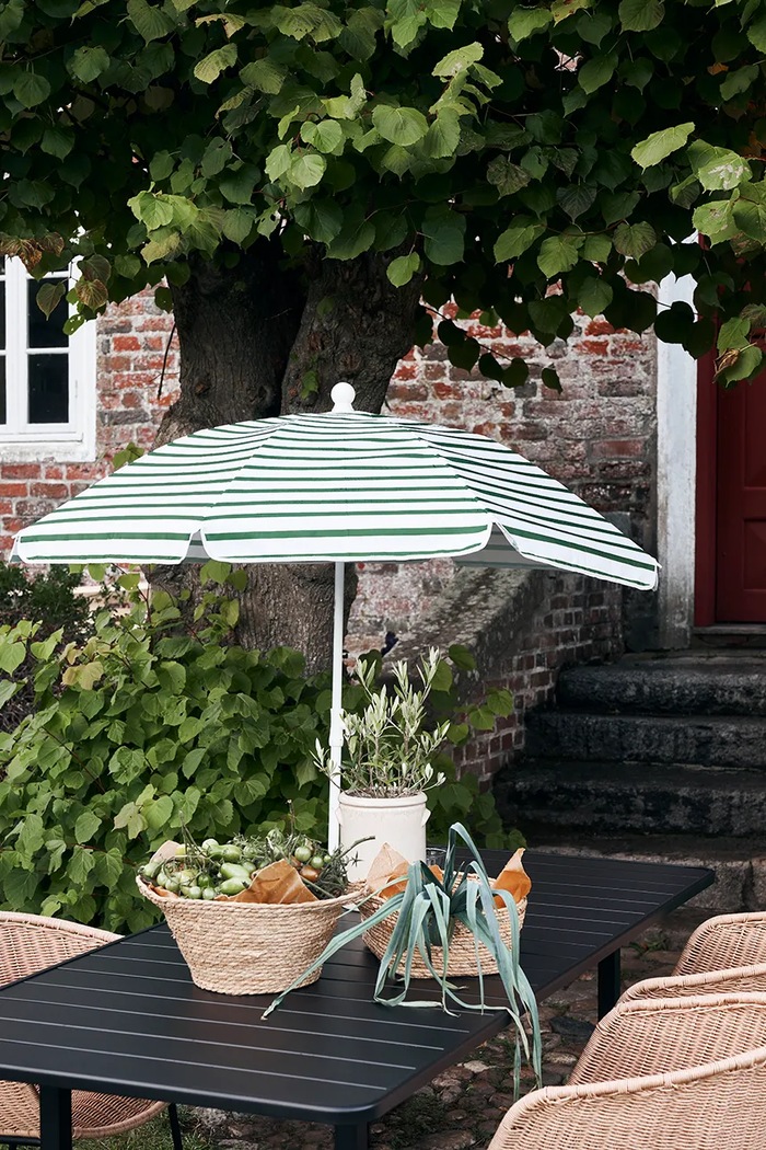 House Doctor parasol ogrodowy z tworzywa sztucznego 185 x 180 cm 204050001