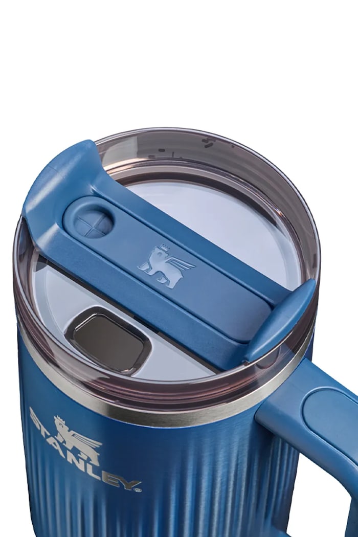 Lifestyle Stanley kubek termiczny ze stali nierdzewnej Quencher H2,0 Fluted 0,89l 10.13003.0117 niebieski