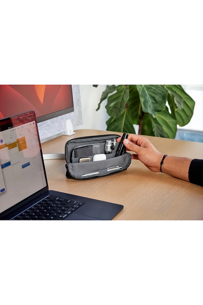 Potovalni pisarniški organizator Orbitkey Desk Pouch 22 x 12 x 5 cm WDP1.BLK.109