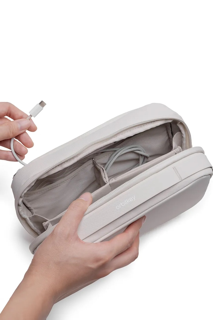 Cestovní organizér 2v1 Orbitkey Tech Pouch x KonMari 23 x 14 x 8 cm béžová WTP1.STO.508