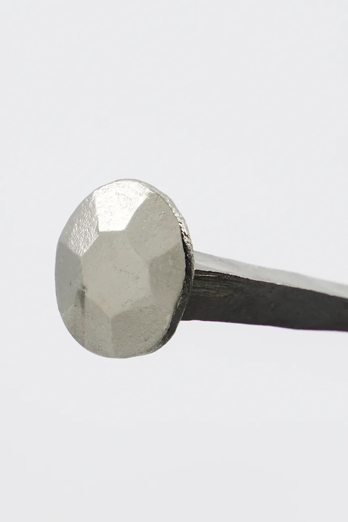 Obývacia izba a spálňa Sada nástenných vešiakov House Doctor HDWall 8 cm 6-pak 900000604 sivá