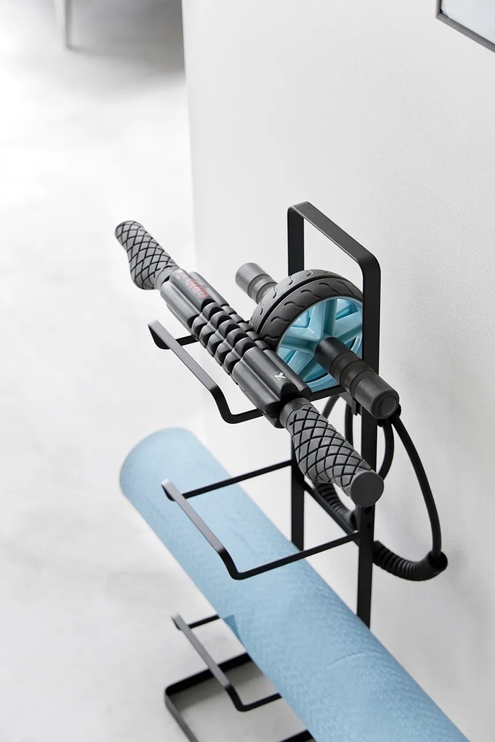 Obývací pokoj a ložnice Stojan na fitness vybavení Yamazaki Tower 15 x 24 x 65,5 cm 2035. černá