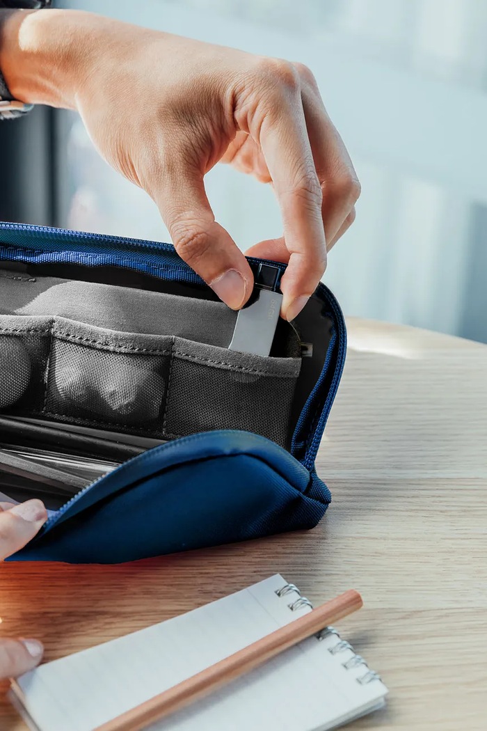 Orbitkey Organizator de călătorie 2 în 1 Tech Pouch x KonMari 23 x 14 x 8 cm WTP1.COB.109