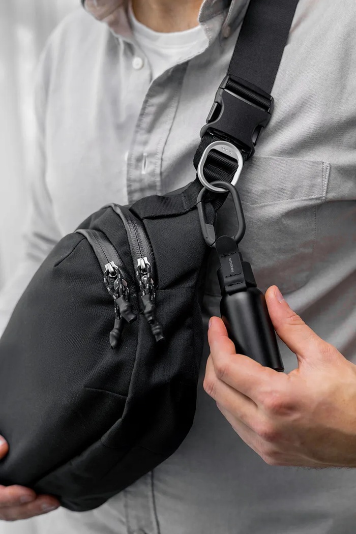 Taška cez rameno Orbitkey Sling Plus 6 L BUP1.BLK.109
