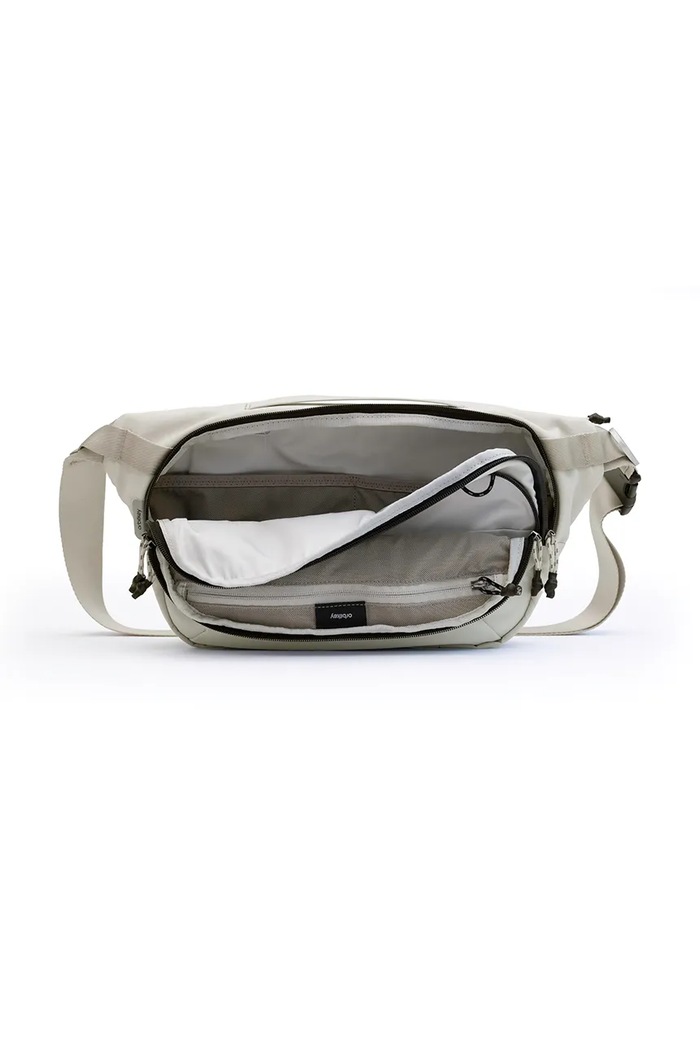 Τσάντα ώμου Orbitkey Urban Sling Plus 6 L μπεζ BUP1.STO.109