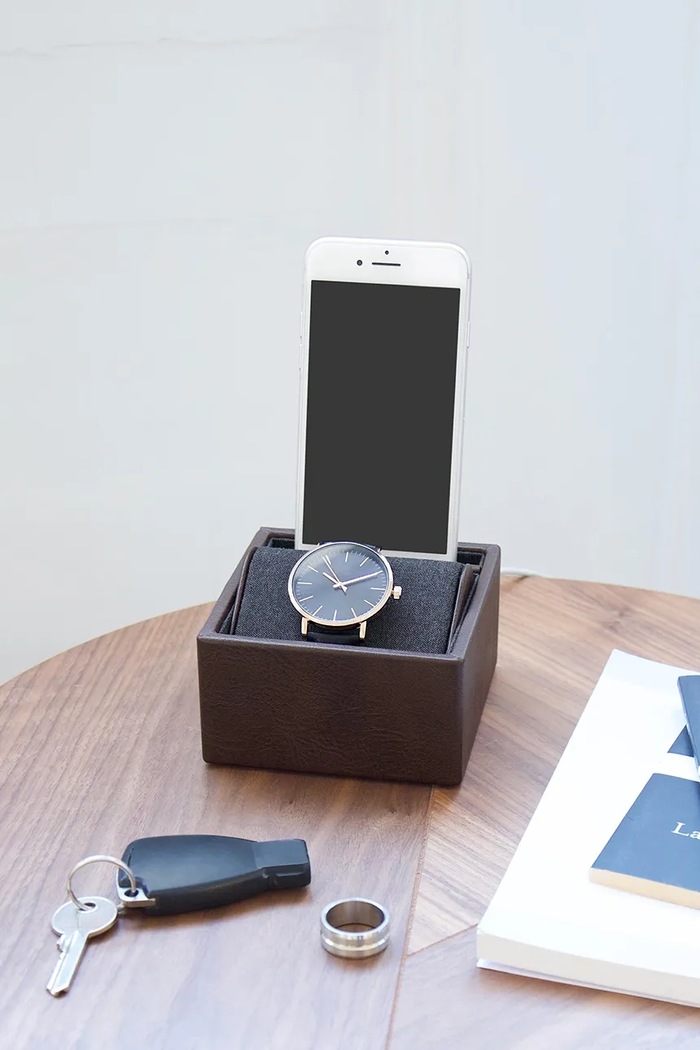 Dokovacia stanica a box na hodinky Stackers hnedá 75418