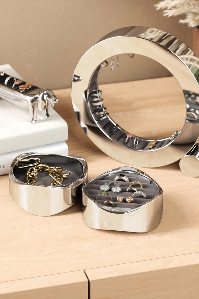 Organizér na šperky Umbra Wavy 1022517.158