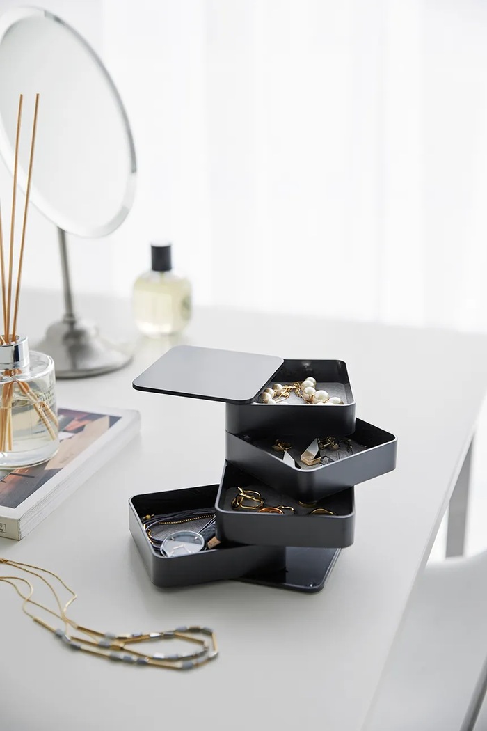 Obývacia izba a spálňa Organizér na šperky Yamazaki Tower 9 x 9 x 10 cm 1754 čierna