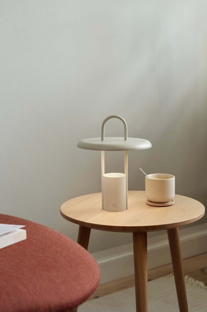 Obývací pokoj a ložnice LED lampa Stelton Pier 614.1 bílá