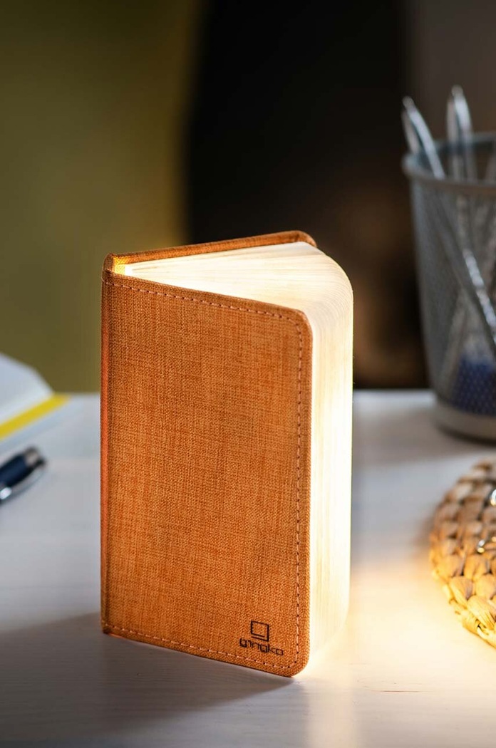 LED lampa Gingko Design Mini Smart Book Light oranžová GK12F.OE8