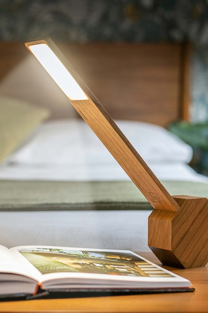 Bezdrôtová lampa s budíkom Gingko Design Octagon Plus Clock Desk Light G012CH