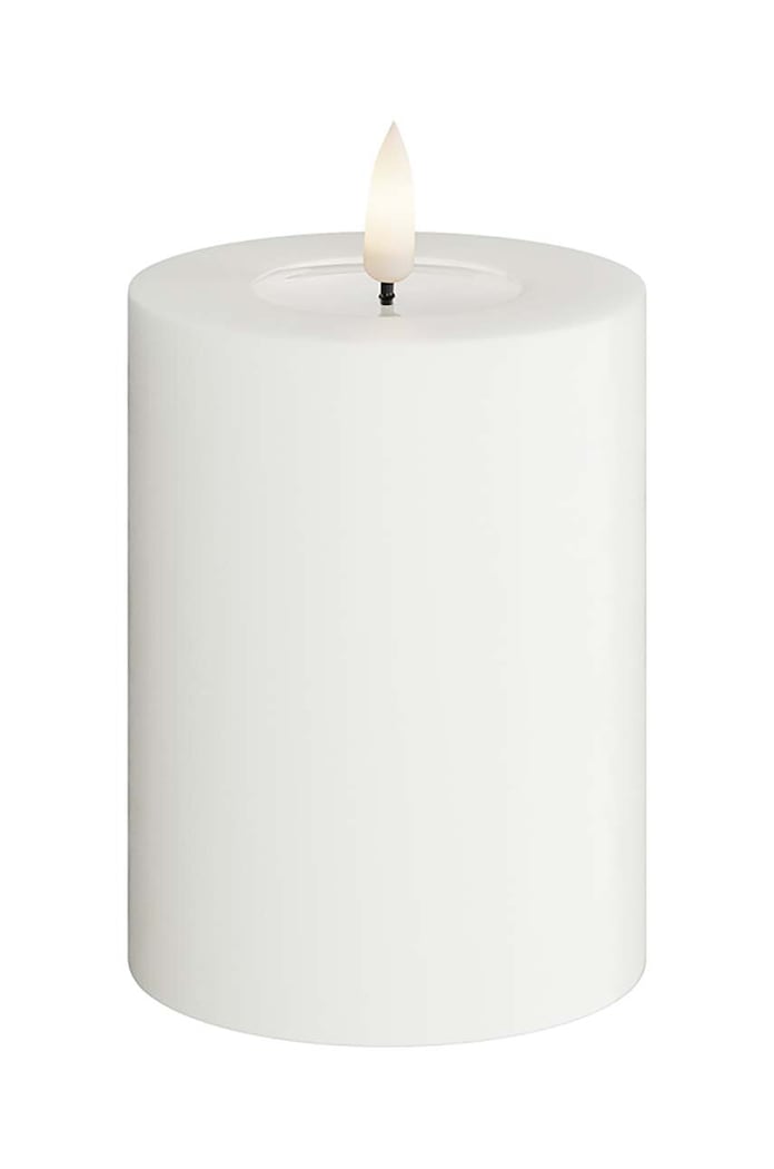 Led sviečka Deluxe Homeart 7,5 x 10 cm biela RF0004
