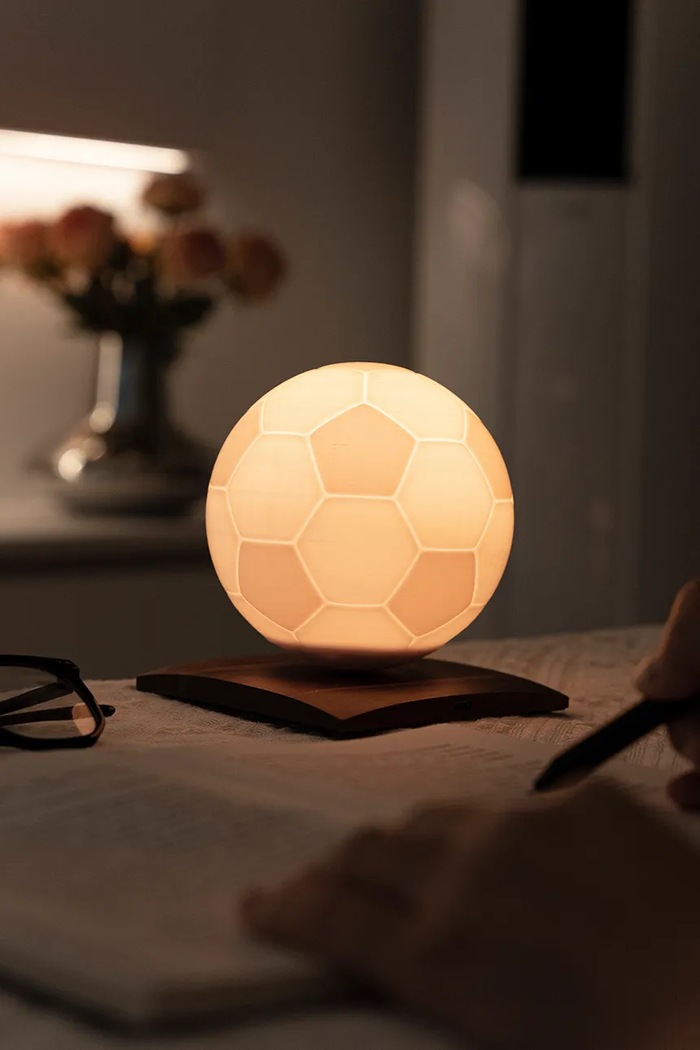 LED dekorace Gingko Design Mini Smart Football G066M.WT vícebarevná