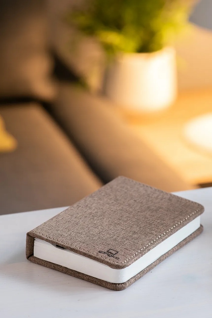 Ασύρματο φωτιστικό led Gingko Design Mini Smart Book Light χρώμα: καφέ ...