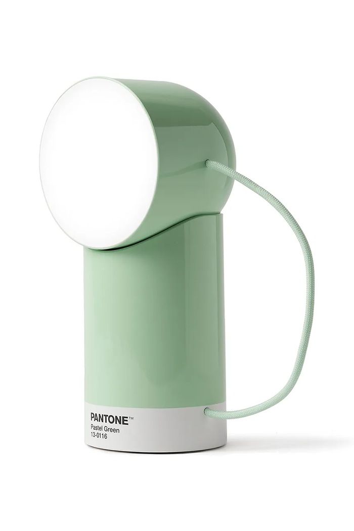 Salon i sypialnia Lexon Przenośna lampa led Orbe x Pantone LH88PT.M turkusowy